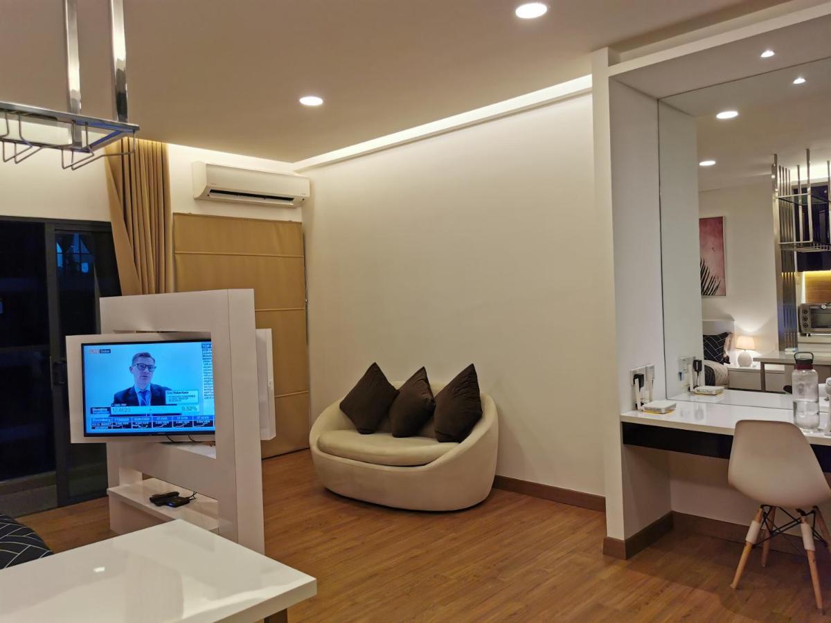 Ferienwohnung Apple 5 @ Menara Simfoni/Symphony Tower Free Wifi/Parking/Tv Box/Nexflix Cheras Exterior foto