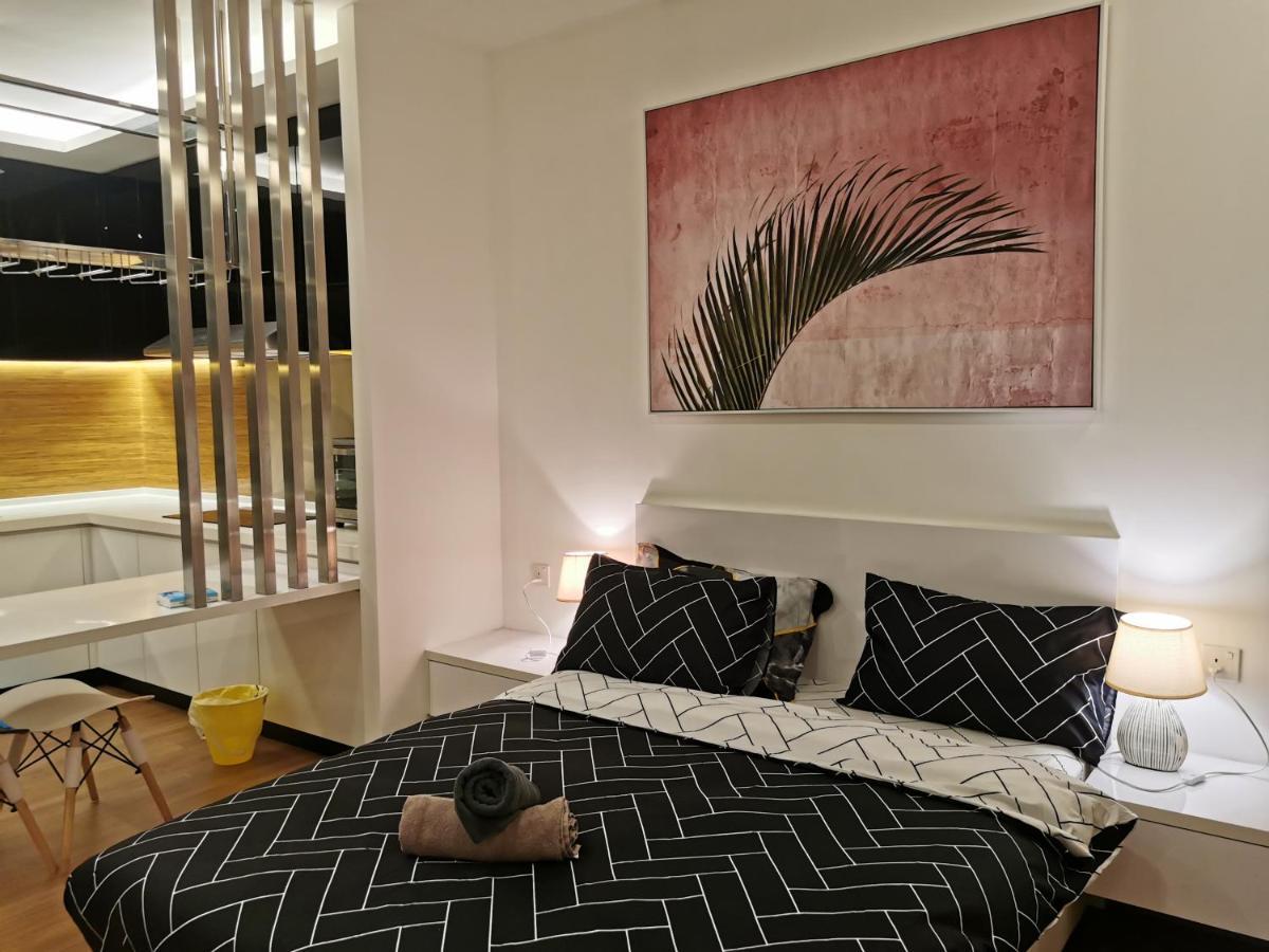 Ferienwohnung Apple 5 @ Menara Simfoni/Symphony Tower Free Wifi/Parking/Tv Box/Nexflix Cheras Exterior foto