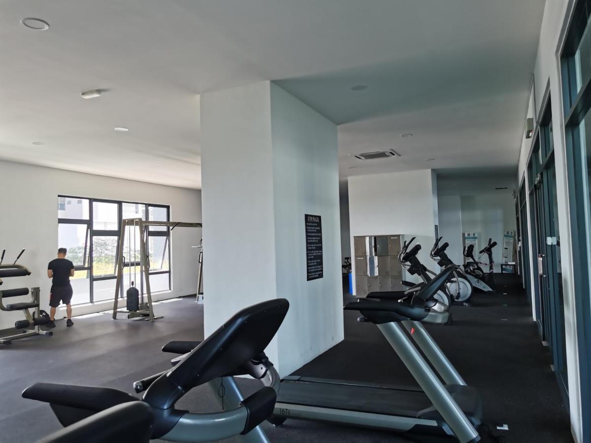 Ferienwohnung Apple 5 @ Menara Simfoni/Symphony Tower Free Wifi/Parking/Tv Box/Nexflix Cheras Exterior foto