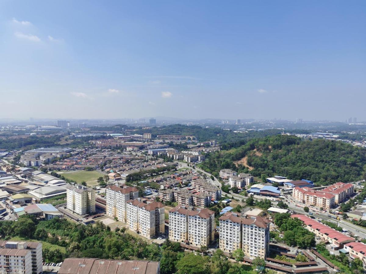 Ferienwohnung Apple 5 @ Menara Simfoni/Symphony Tower Free Wifi/Parking/Tv Box/Nexflix Cheras Exterior foto