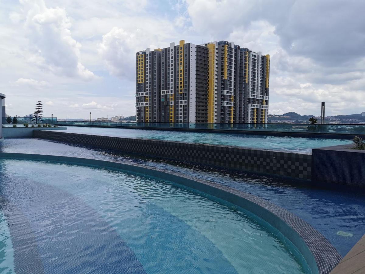 Ferienwohnung Apple 5 @ Menara Simfoni/Symphony Tower Free Wifi/Parking/Tv Box/Nexflix Cheras Exterior foto